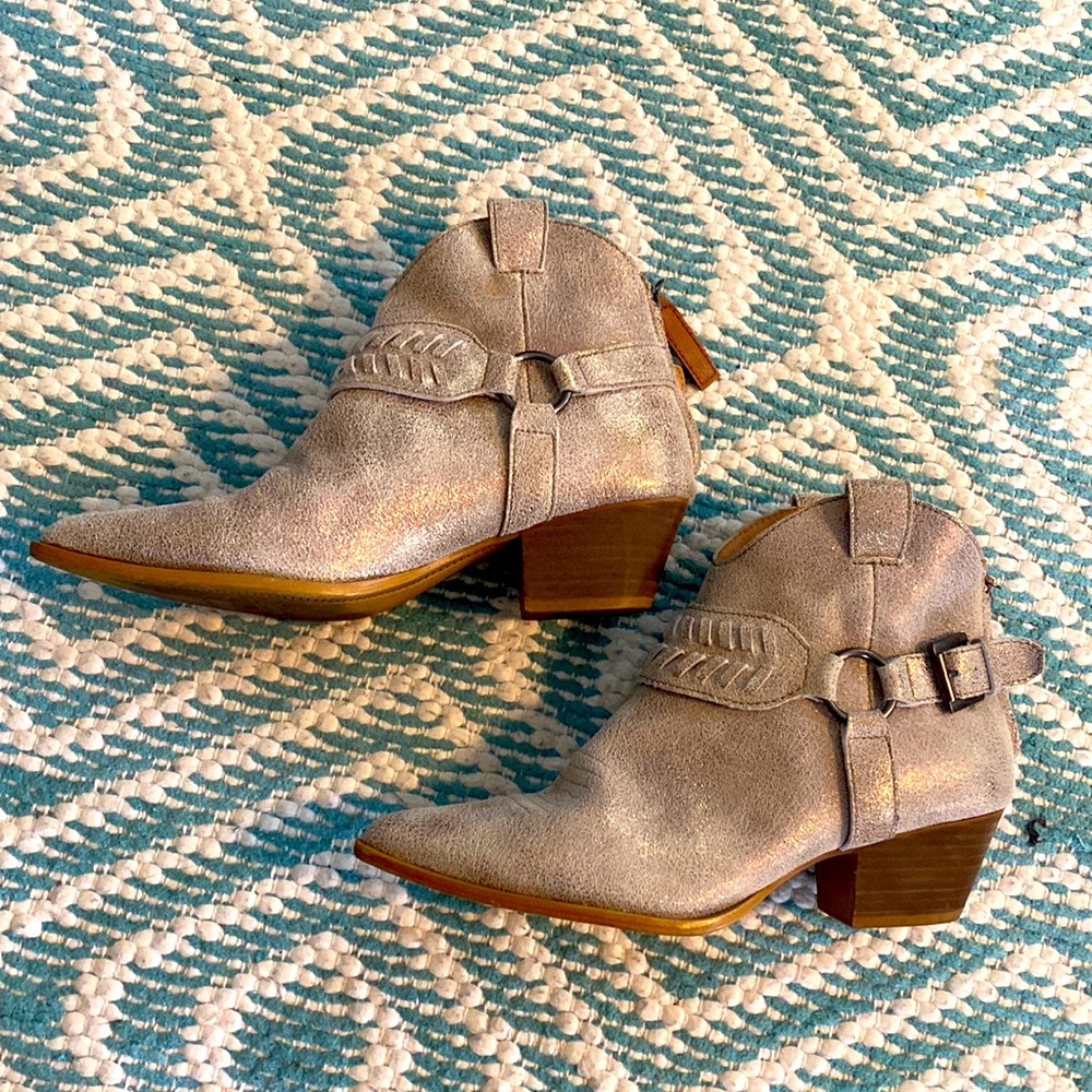 Dingo Dusty Gold Ankle Booties Women's Size 9